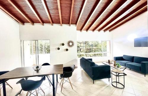 Lalinde Apartamento | R301 Apartment close to Lleras park and Provenza