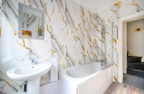 Beeston Casa | -RA15CFA- For Relaxed and Cosy stay with Free Parking