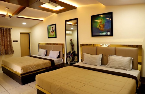 Panvel Complejo | Raaj Resort