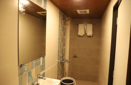 Panvel Complejo | Raaj Resort