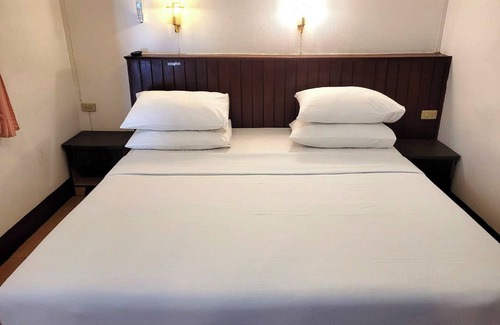 Nanai Road Hotel | Rabbit Mansion Patong Hotel