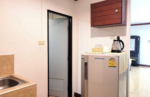 Nanai Road Hotel | Rabbit Mansion Patong Hotel