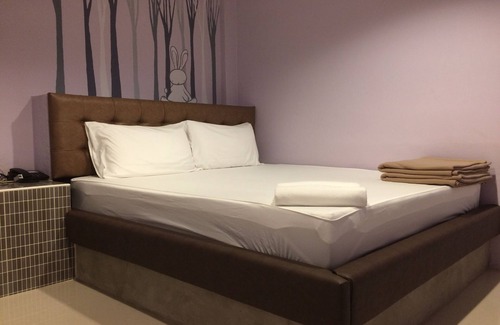 Lat Yao Hotel | Rabbit Room