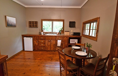 Clarkesville Cabina | Rabun Cabin at Bleu Canoe Campground