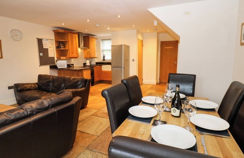 Wolsingham Cabaña | RABY COTTAGE, pet friendly, with pool in Wolsingham