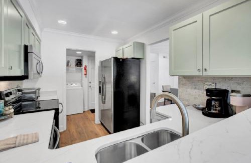 Twin Oaks Casa | Racquet Club 20 by Wild Dunes, in Resort Core