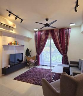 Bukit Jelutong Apartamento | Radia Residence Bukit Jelutong, Shah Alam by Emerald