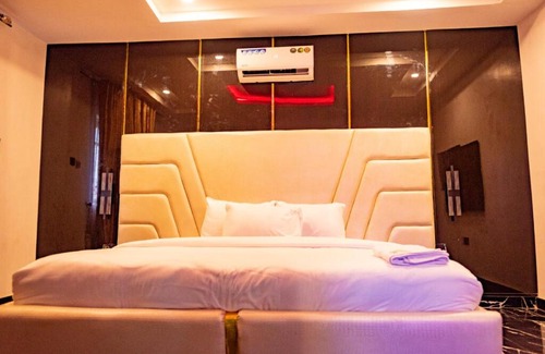 Ikotun Hotel | Radiant Hotel and Suites