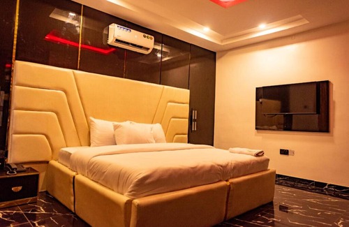Ikotun Hotel | Radiant Hotel and Suites