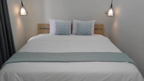 Wonosari Hotel | Radika Paradise Villa & Cottage