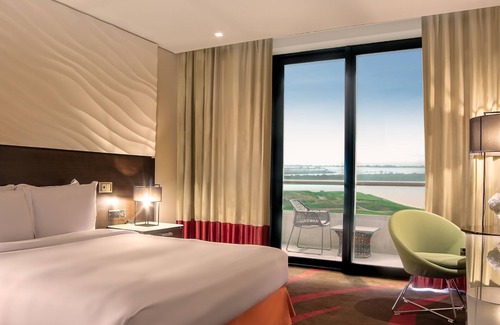 Abu Dhabi Hotel | Radisson Blu Hotel, Abu Dhabi Yas Island