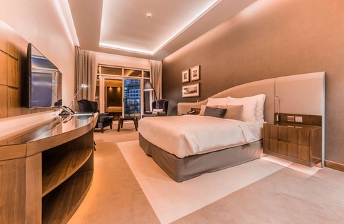 Downtown Dubai Hotel | Radisson Blu Hotel Dubai Waterfront