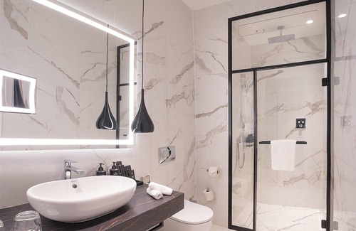 Belvaros - Lipotvaros Hotel | Radisson Collection Hotel, Basilica Budapest