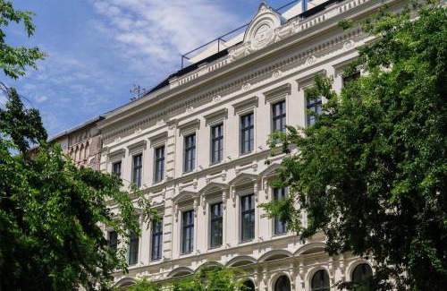 Belvaros - Lipotvaros Hotel | Radisson Collection Hotel, Basilica Budapest