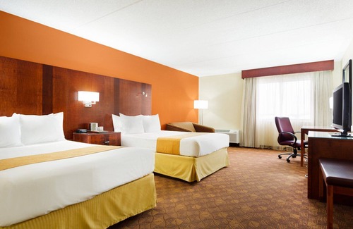 Akron Hotel | Radisson Hotel Akron/Fairlawn