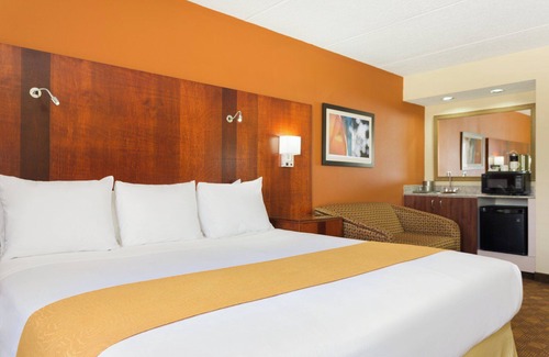 Akron Hotel | Radisson Hotel Akron/Fairlawn