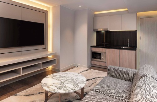 Ploenchit Hotel | Radisson Hotel Chateau de Bangkok