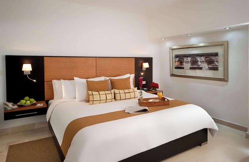 Ensanche Naco Hotel | Radisson Hotel Santo Domingo