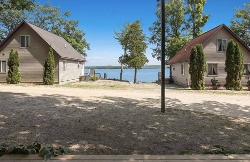 Honor Cabaña | Rae's Retreat on Little Platte Lake w/ Private Dock!