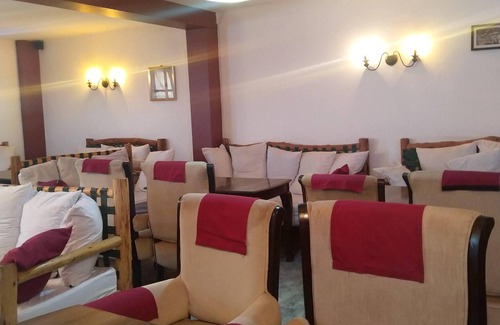 Ngong Hotel | Raf' Rafreel Hotel