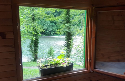 Mestrevac Cabina | Rafting Camp Encijan