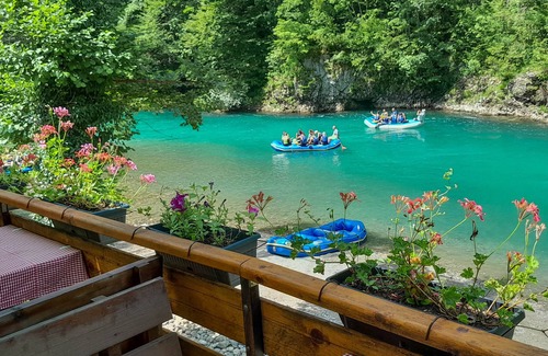 Mestrevac Cabina | Rafting Camp Encijan