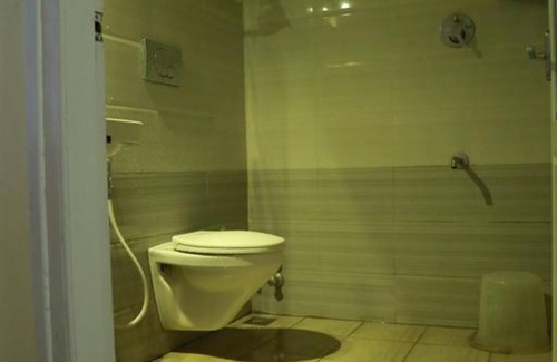 Kayamkulam Hotel | Raga Residency