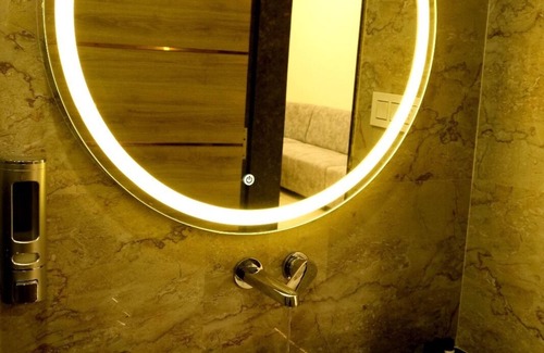 Aliganj Hotel | Raghubar Palace
