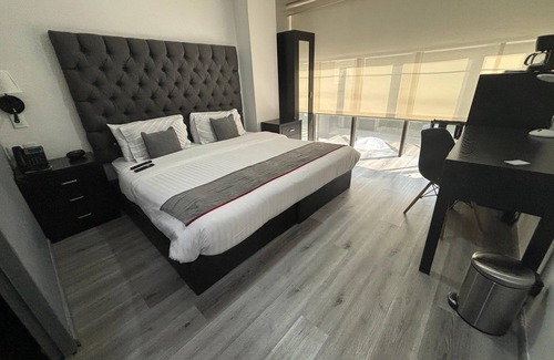 Colonia Cuauhtémoc Hotel | Ragibe 215