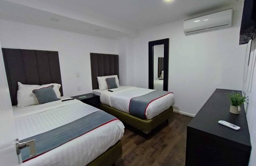 Colonia Cuauhtémoc Hotel | Ragibe 215