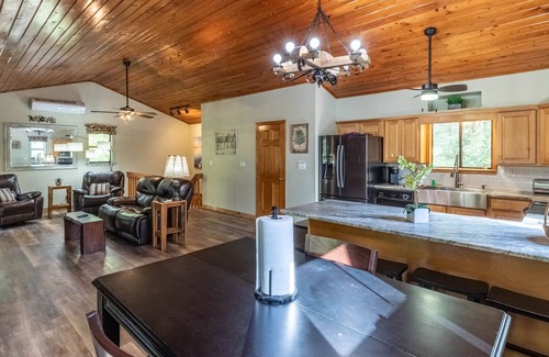 Sylva Casa | Raging Creek Retreat - Mountain Views, Hot Tub, and Pets!
