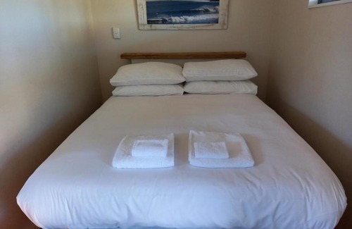 Raglan Hotel | Raglan West Accommodation Units