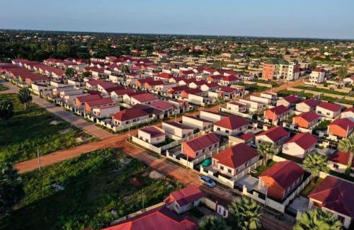 Old-Yundum Casa | Rahims 3 bedroom Bungalow - Dalaba