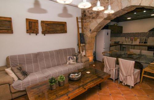Castellote Casa | Rails del Temple