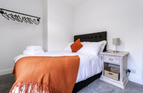 Wakefield Casa | Railway Retreat