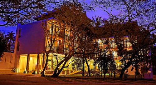 Debarawewa Hotel | Rain Tree by Oak Ray