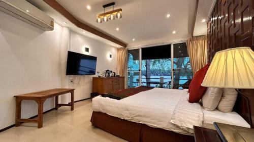 Bang Khla Casa | Rainbow Arokaya Holistic Longevity Wellness Resort - Riverfront Room 8