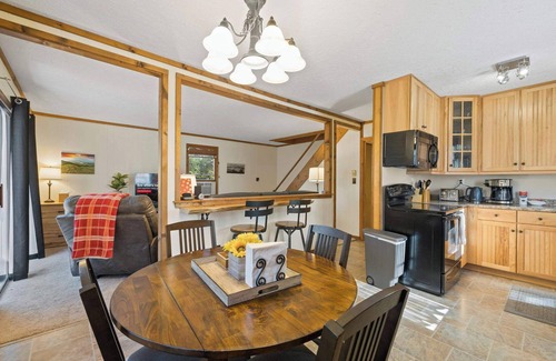 Lake Toxaway Casa | Rainbow Falls Cabin - Sauna - Hot Tub - Foosball