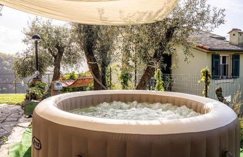 Vescina Casa | [Rainbow house]- with Jacuzzi-wifi-garden-balcony-parking