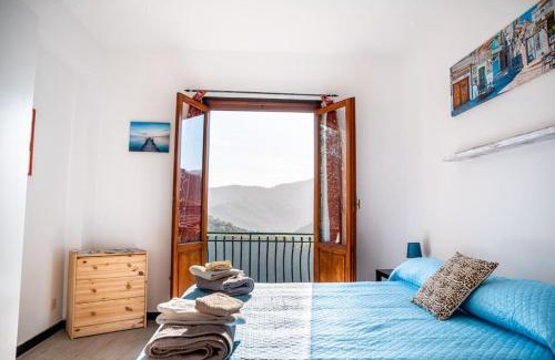 Vescina Casa | [Rainbow house]- with Jacuzzi-wifi-garden-balcony-parking