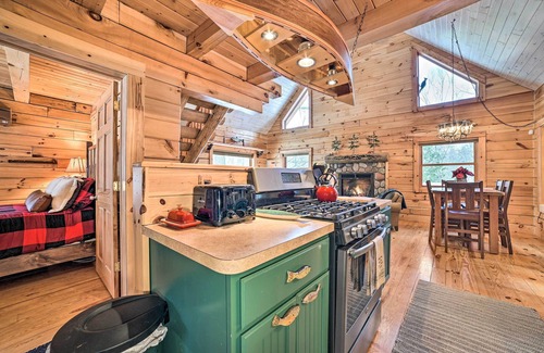 Irons Cabina | 'Rainbow Lodge' at Scenic Double J River Camp