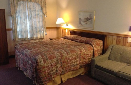 Chilliwack Proper Village West Hotel | Rainbow Motor Inn