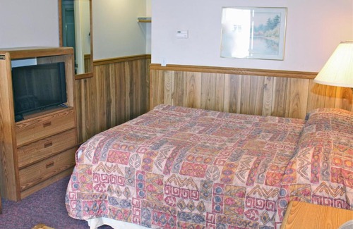 Chilliwack Proper Village West Hotel | Rainbow Motor Inn