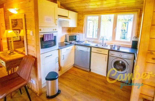 Romney Marsh Casa | Rainbow Petty Lodge - Modern Pine lodge - Stay in the gorgeous Kent countryside