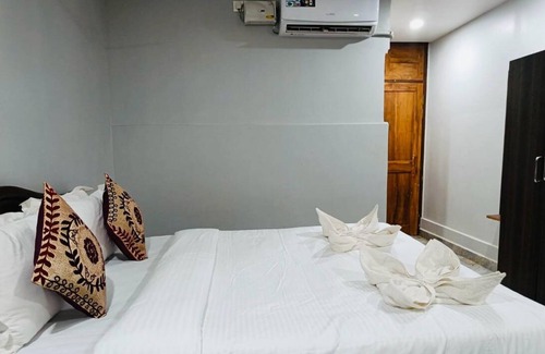 Morjim Hotel | Rainbow Resort Bar and Restaurant