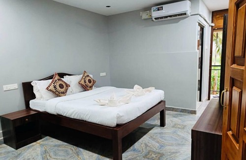 Morjim Hotel | Rainbow Resort Bar and Restaurant
