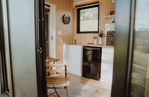 Rainbow Flat Casa | Rainbow Retreat 1 by Tiny Away