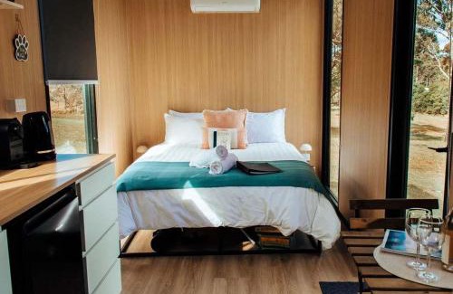 Rainbow Flat Casa | Rainbow Retreat 2 by Tiny Away