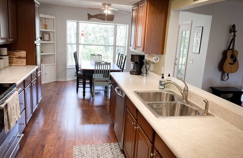 Dunnellon Casa | Rainbow River Serene Garden House