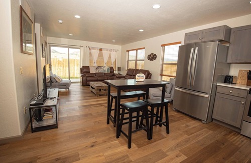Ennis Casa | Rainbow Trout Fishing Cottage
